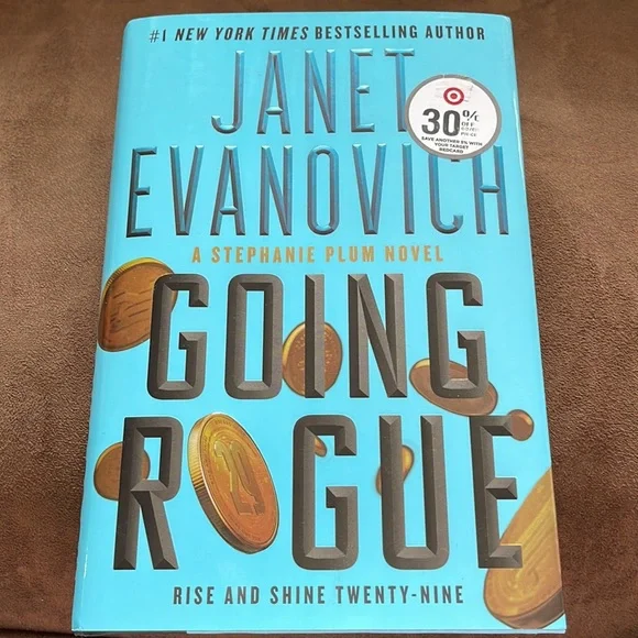 Janet Evanovich  Books 28 Game On  29 Going Rogue NWT - Picture 3 of 5